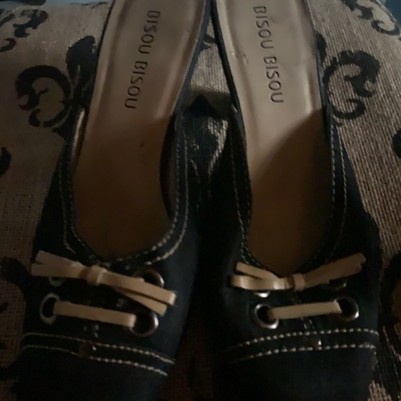 Bisou Bisou Shoes - Bisou Bisou slip on mid heels .
